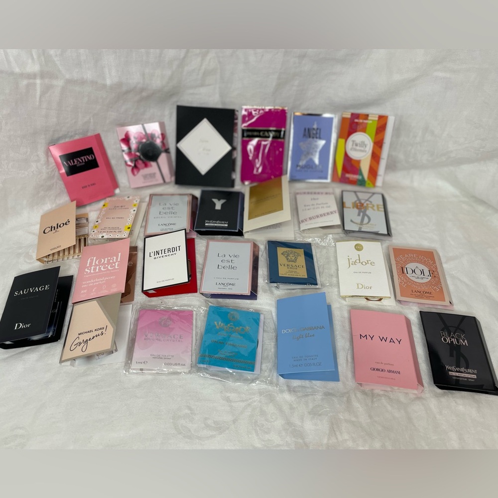 Perfume set with 26 samples (set 2 of 2)